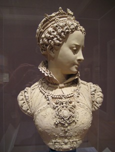 female_head_sculpture